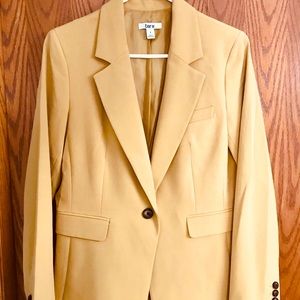 Women’s Jacket Size 8 Gold Color Button Closure